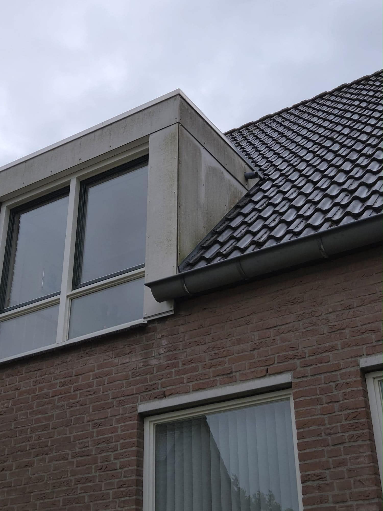 Dakgoot voor de reiniging